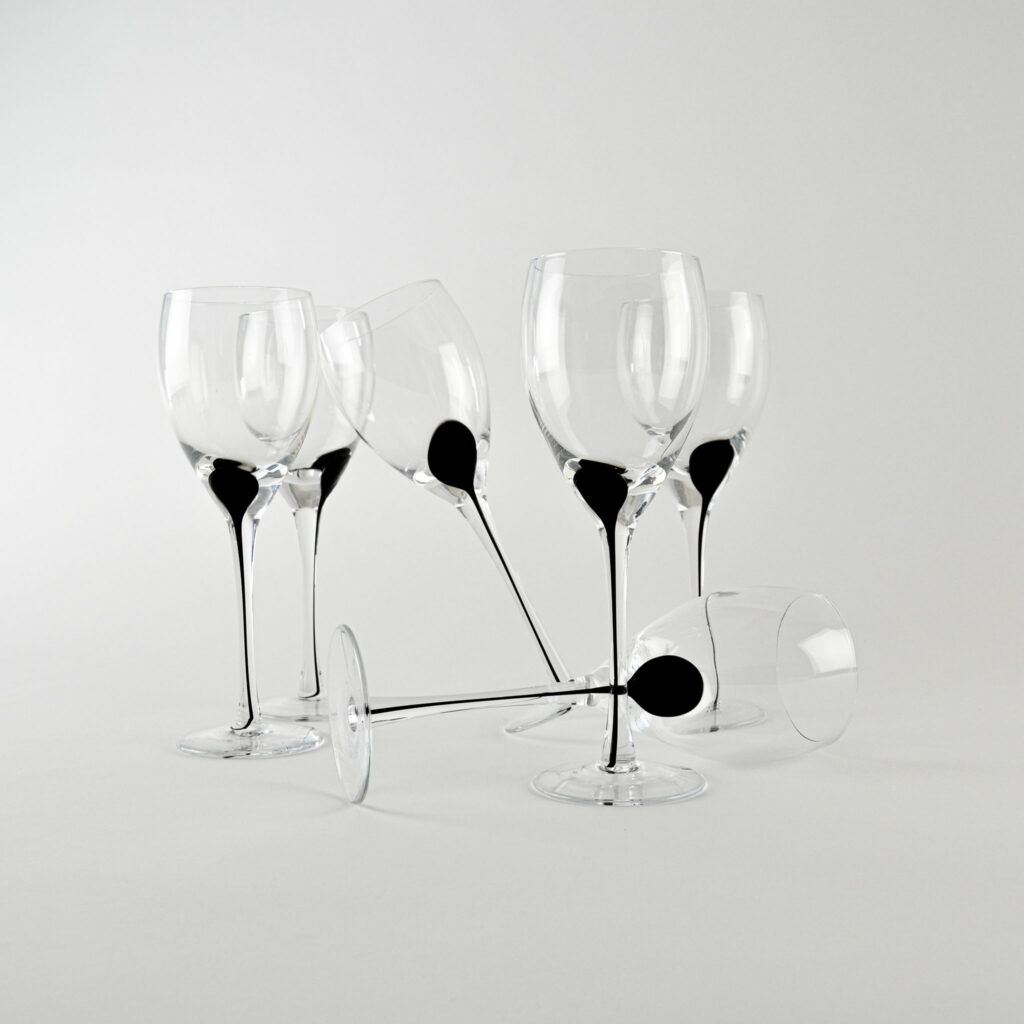 Wine glasses - black continuous detail in stem - set of 6
